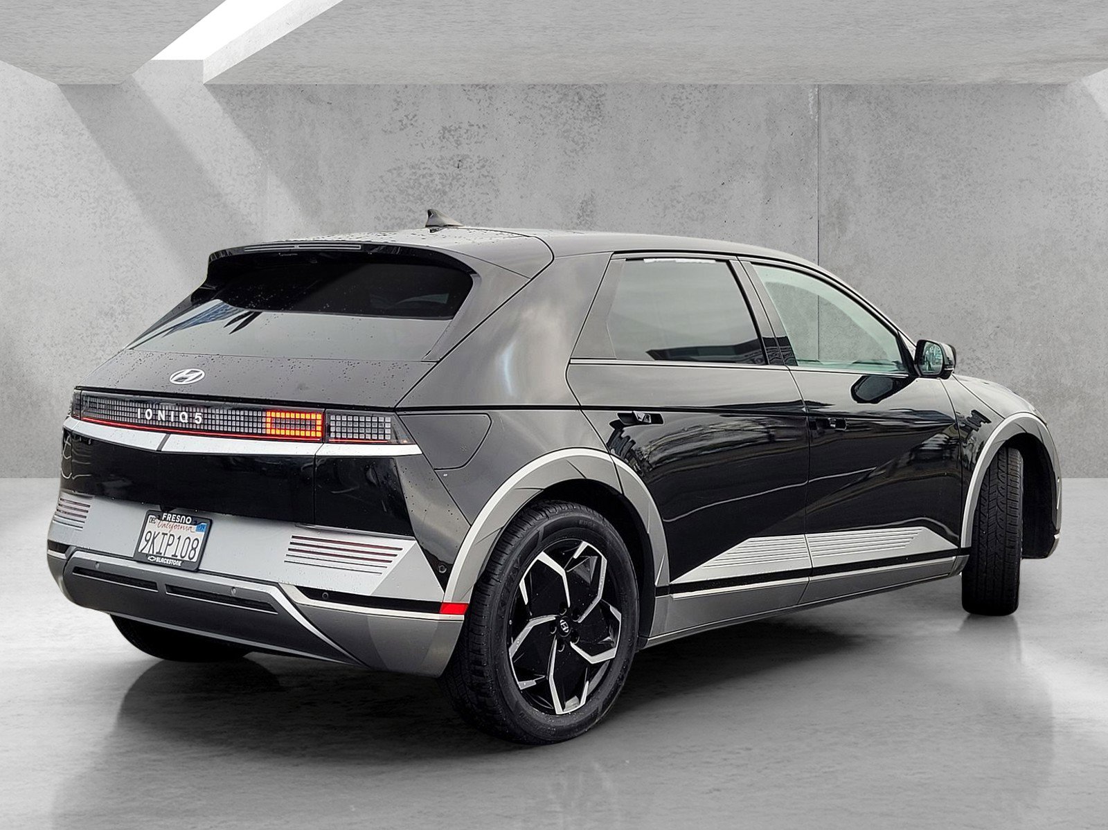 Used 2024 Hyundai Ioniq 5 Limited image 4