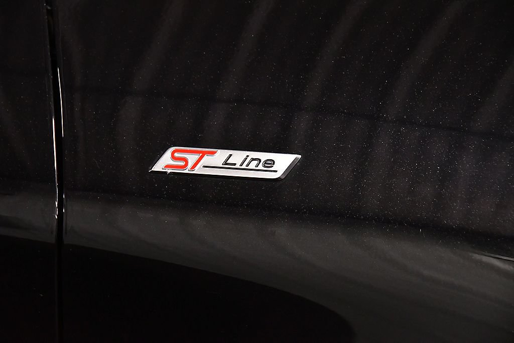 Used 2025 Ford Explorer ST-Line w/ ST-Line Street Pack AWD/4WD image 10