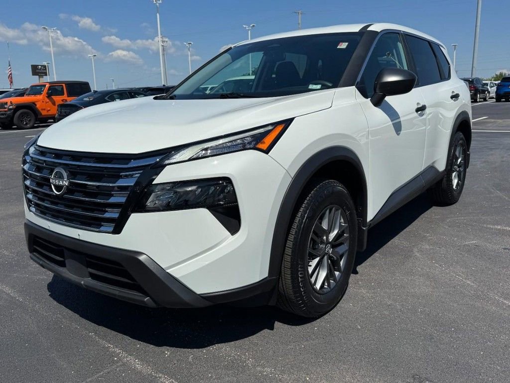 Used 2025 Nissan Rogue S FWD image 8