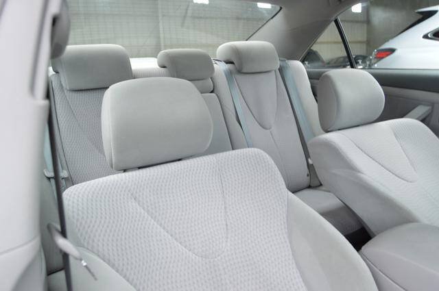 Used 2011 Toyota Camry LE w/ LE Extra-Value Pkg FWD image 17