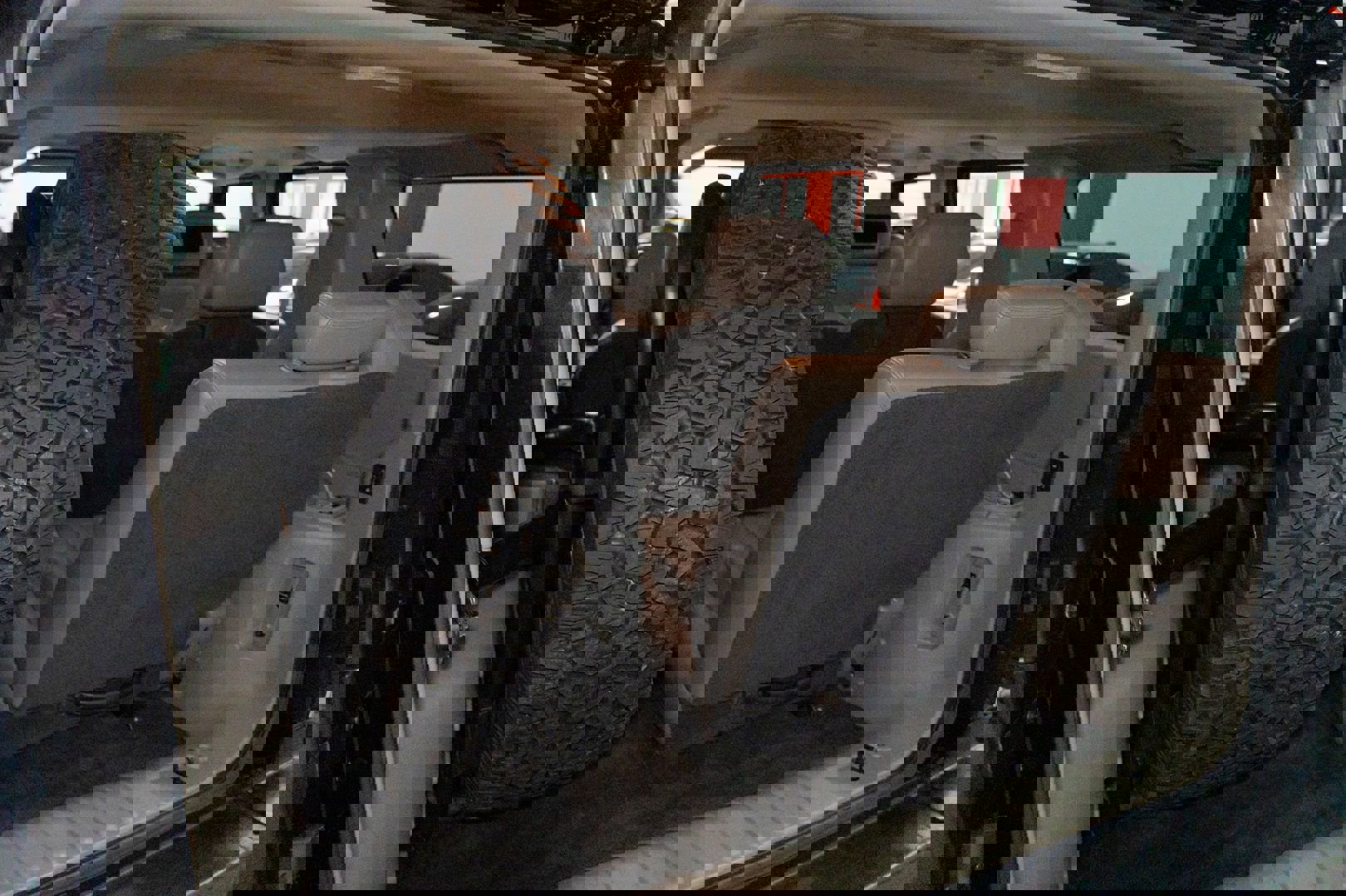 Used 2003 HUMMER H2 w/ Preferred Equipment Group image 35