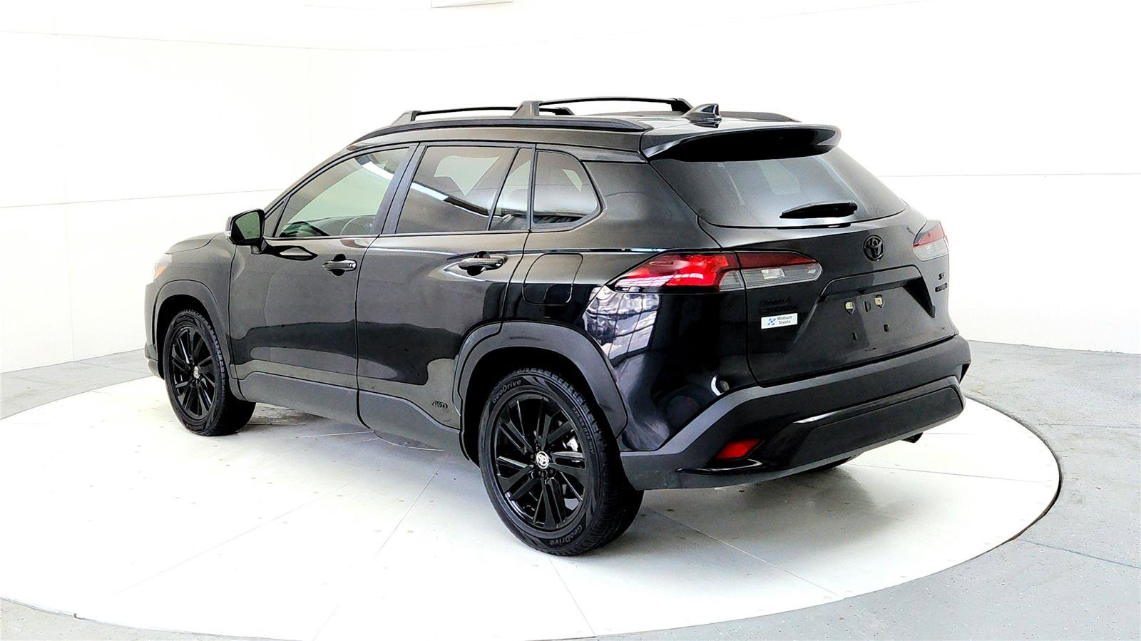 Used 2024 Toyota Corolla Cross Nightshade image 4