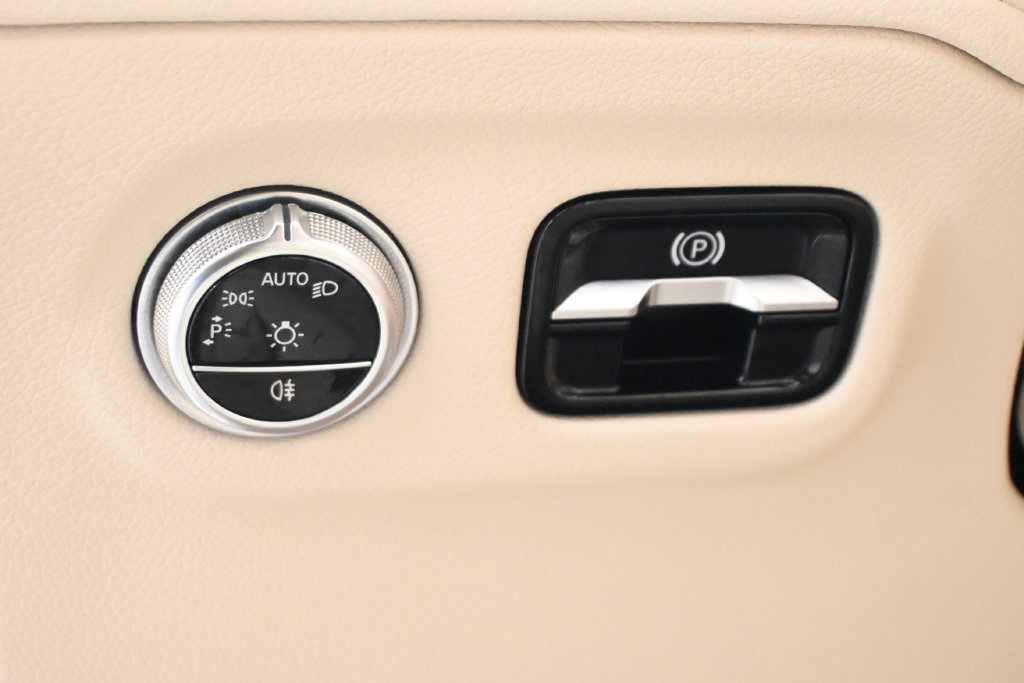 Certified 2023 Mercedes-Benz EQS 450+ 4MATIC SUV image 27