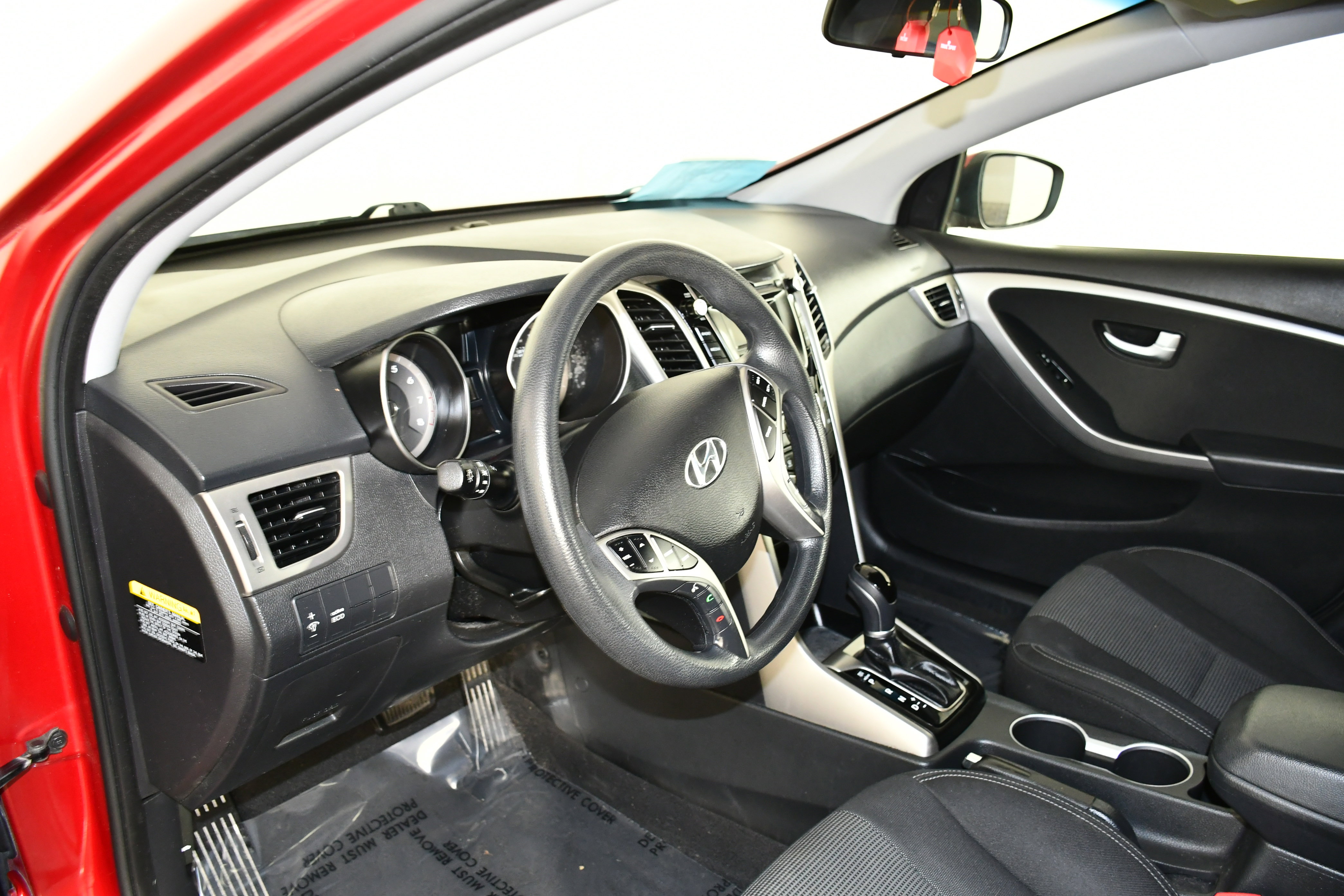 Used 2017 Hyundai Elantra GT image 32