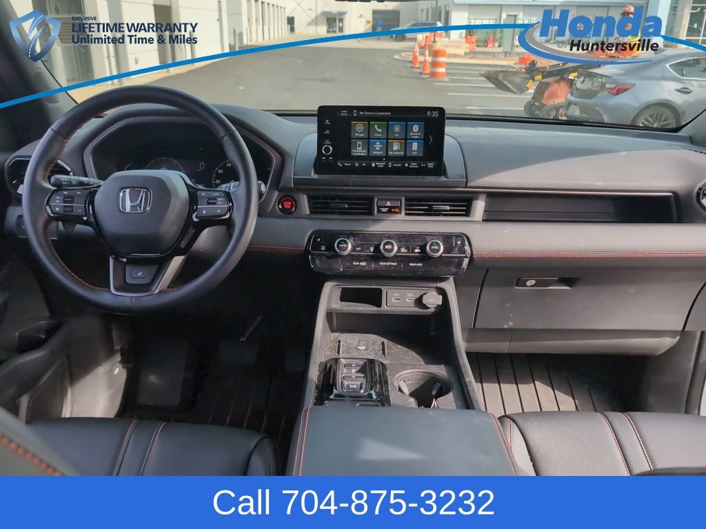 Used 2024 Honda Pilot TrailSport image 18