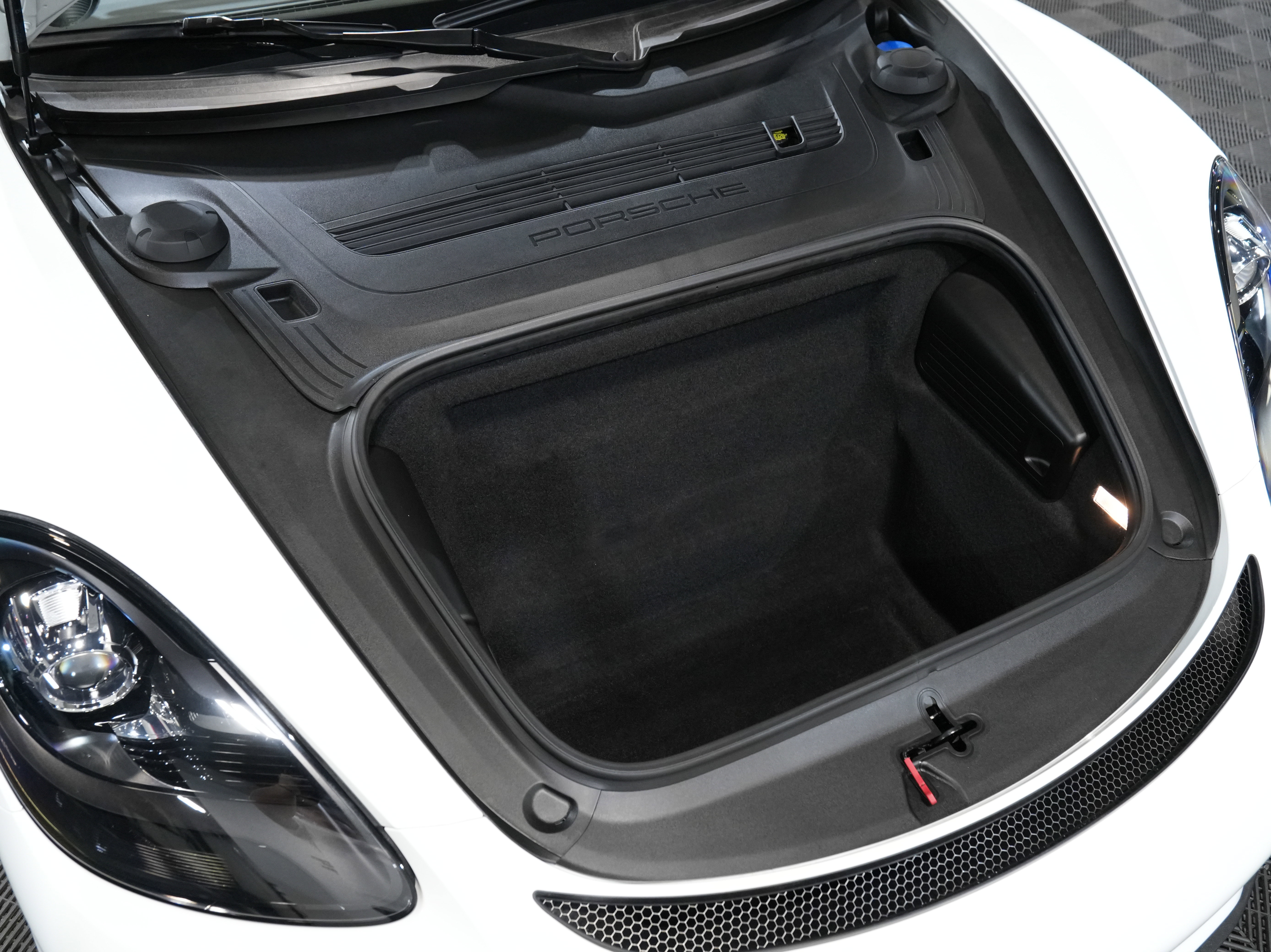 Used 2021 Porsche 718 Boxster Spyder image 46