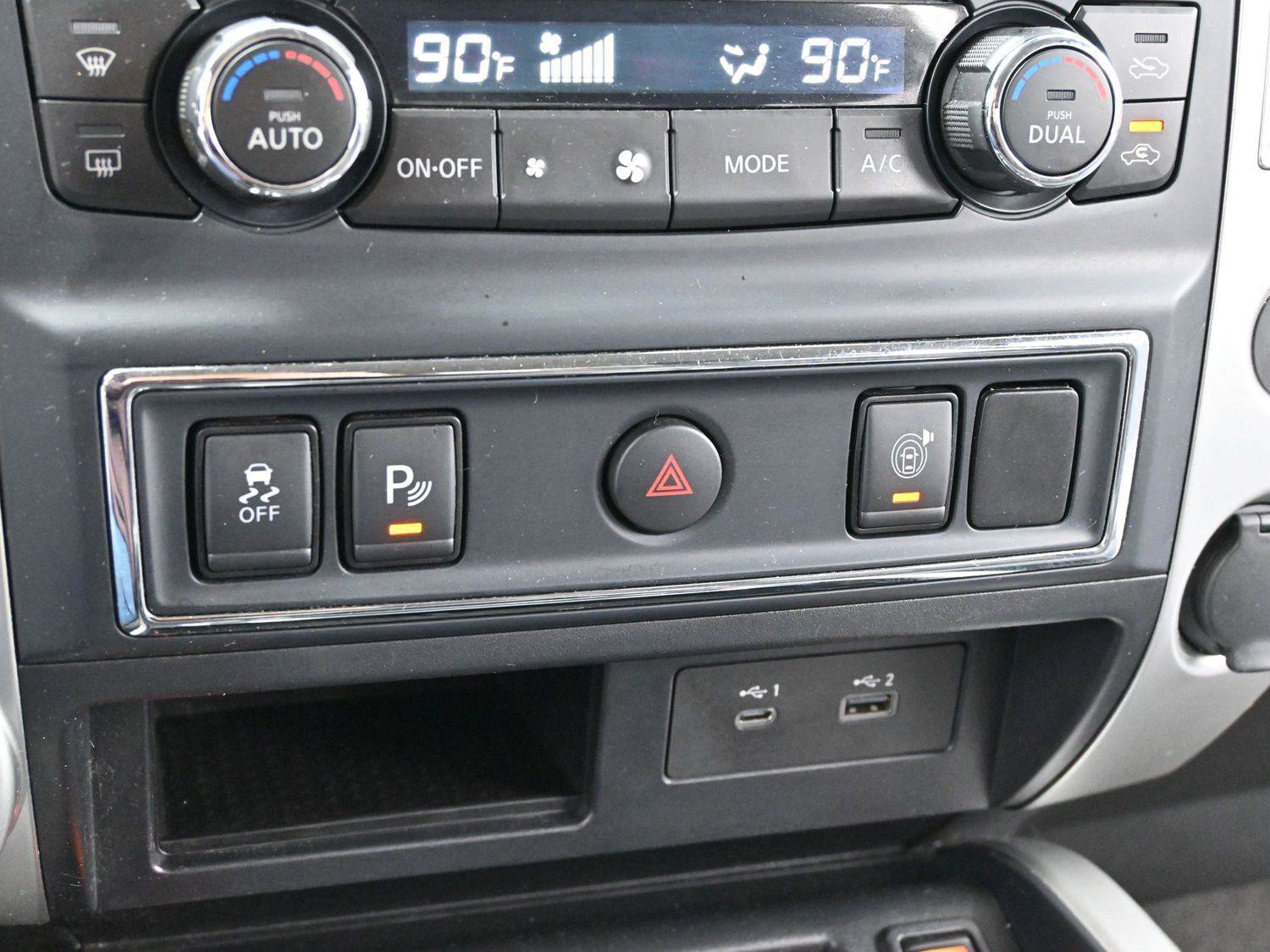 Used 2020 Nissan Titan SV w/ SV Convenience Package image 22