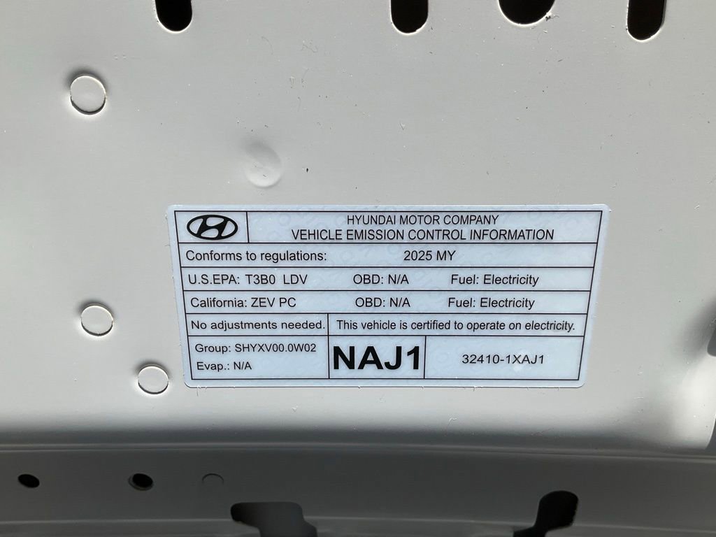 Used 2025 Hyundai Ioniq 5 SEL image 13