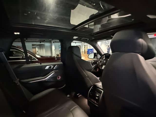 Used 2022 BMW X5 M w/ Competition Package 2 AWD/4WD image 31