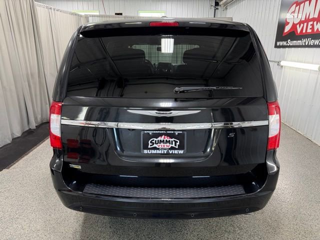 Used 2015 Chrysler Town & Country S w/ Driver Convenience Group FWD image 5