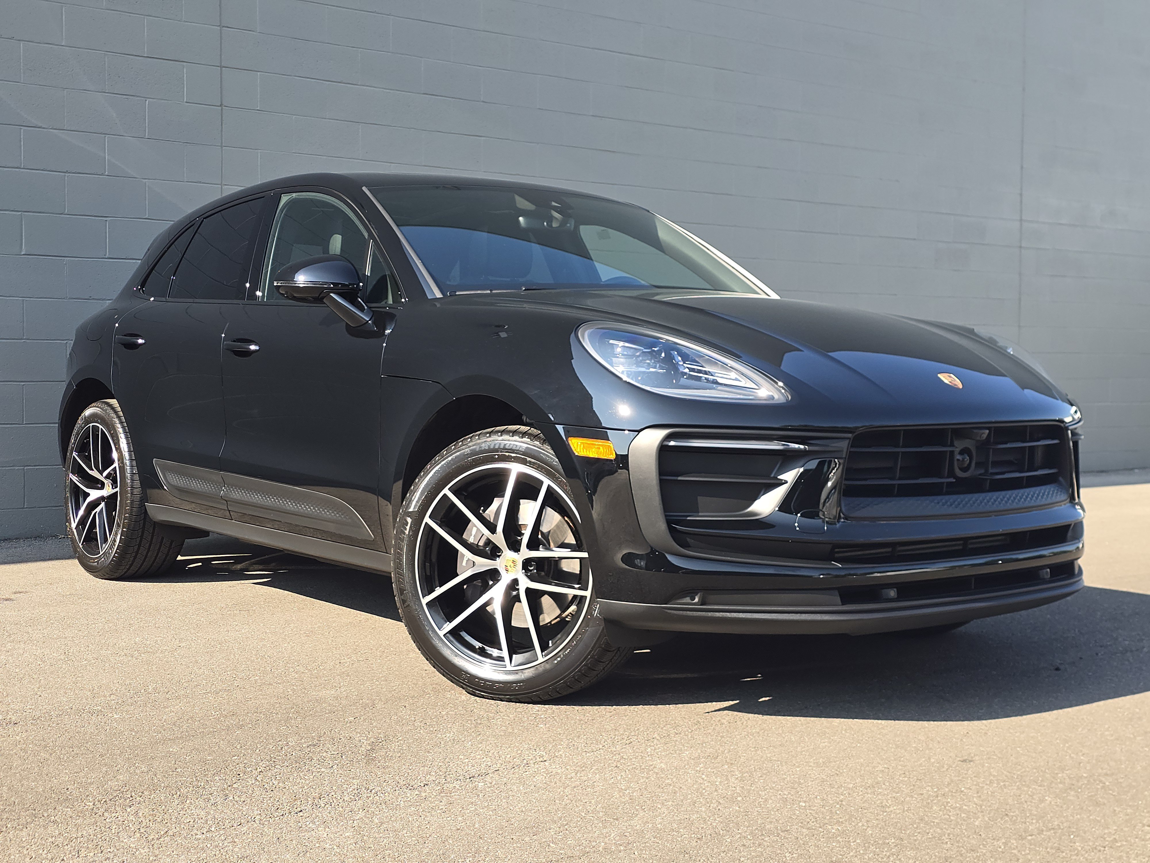 Certified 2026 Porsche Macan AWD/4WD image 13