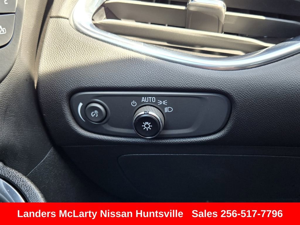 Used 2022 Chevrolet Malibu Premier image 30