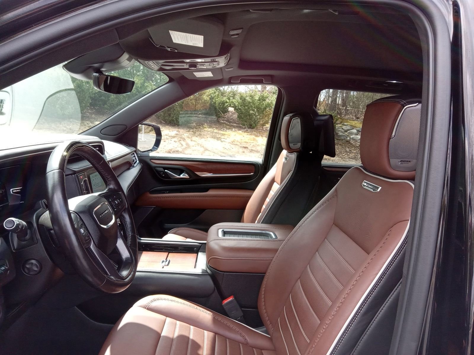 Used 2023 GMC Yukon Denali Ultimate w/ LPO, Floor Liner Package image 10