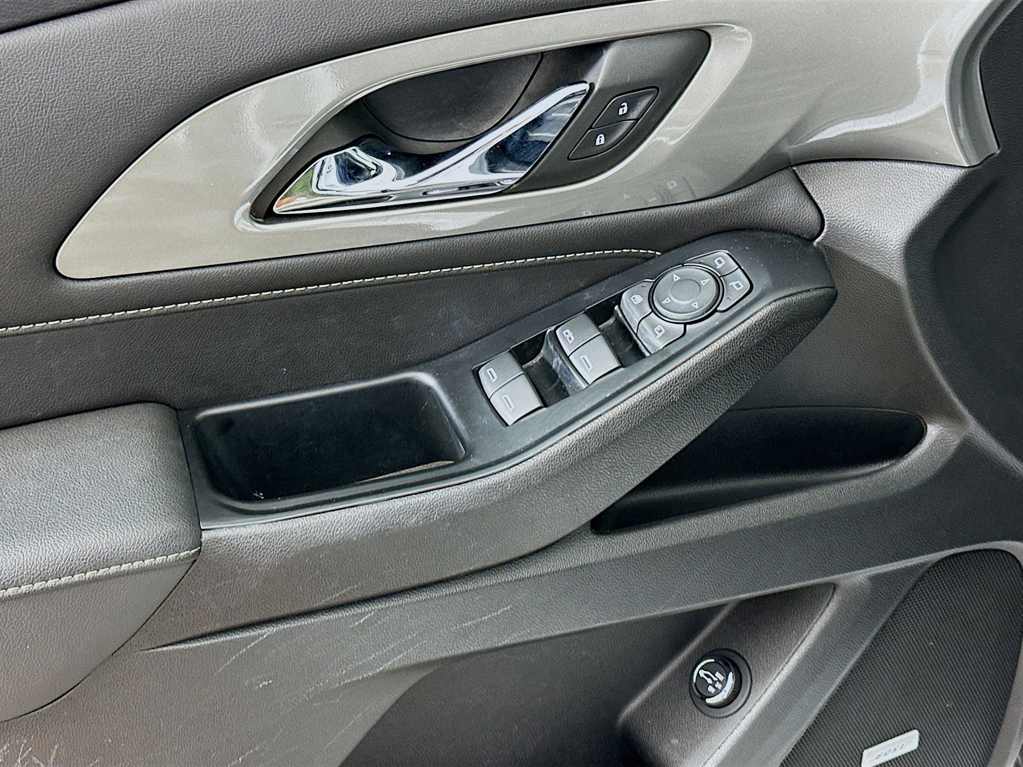 Used 2023 Chevrolet Traverse LT w/ LT Premium Package image 15