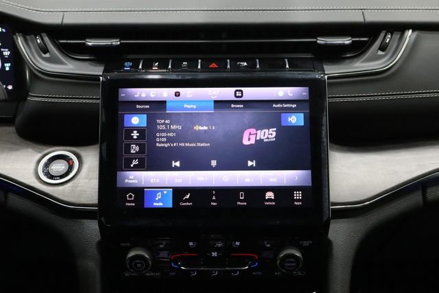 Used 2023 Jeep Grand Cherokee Overland AWD/4WD image 32