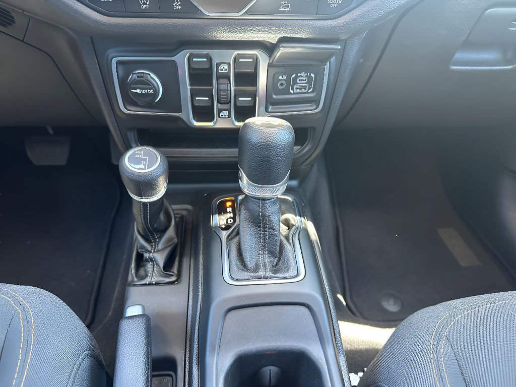 Used 2025 Jeep Wrangler Unlimited Sport AWD/4WD image 22