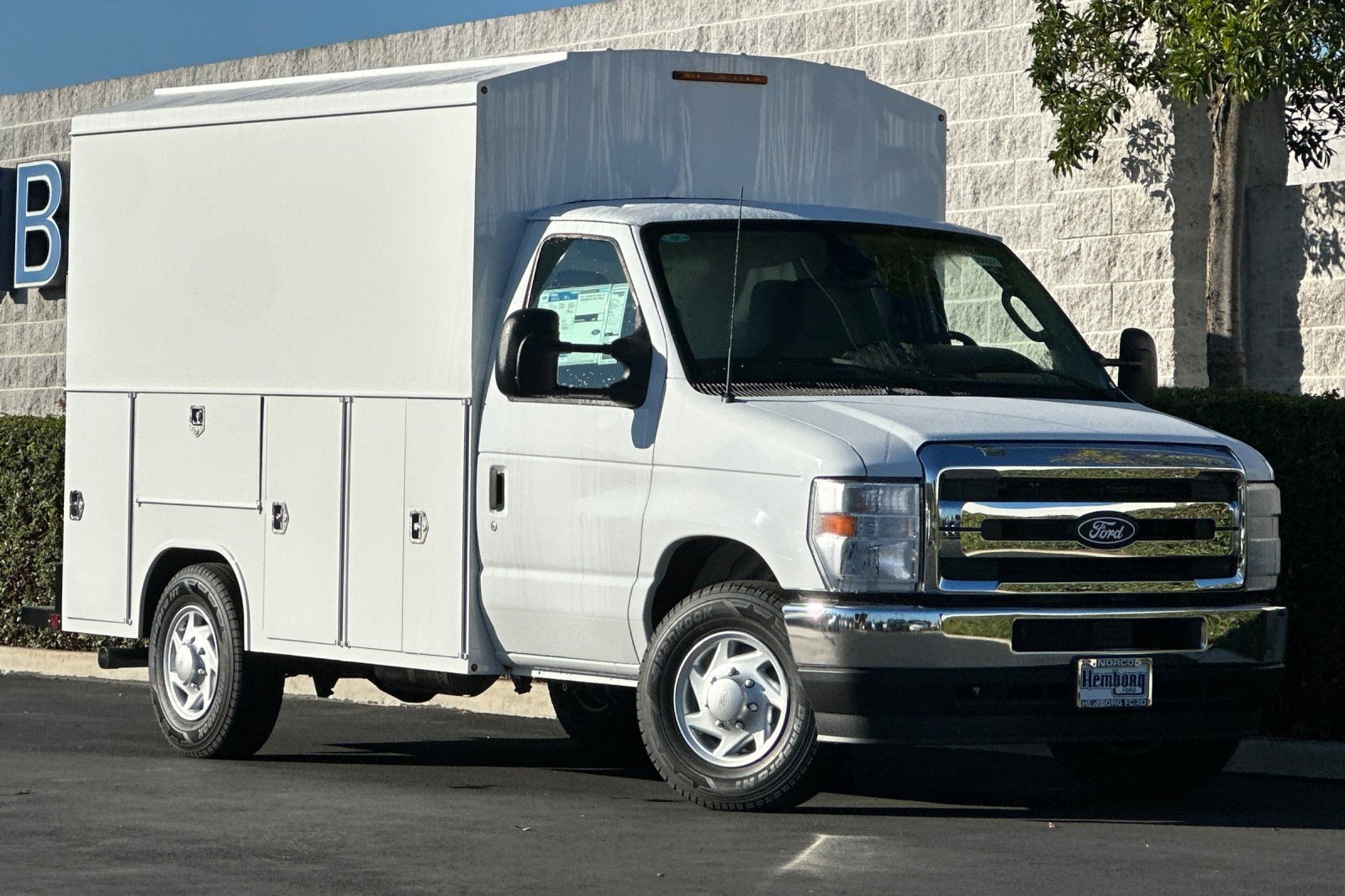 New 2026 Ford E-350 and Econoline 350 Super Duty w/ Power Equipment Group image 1