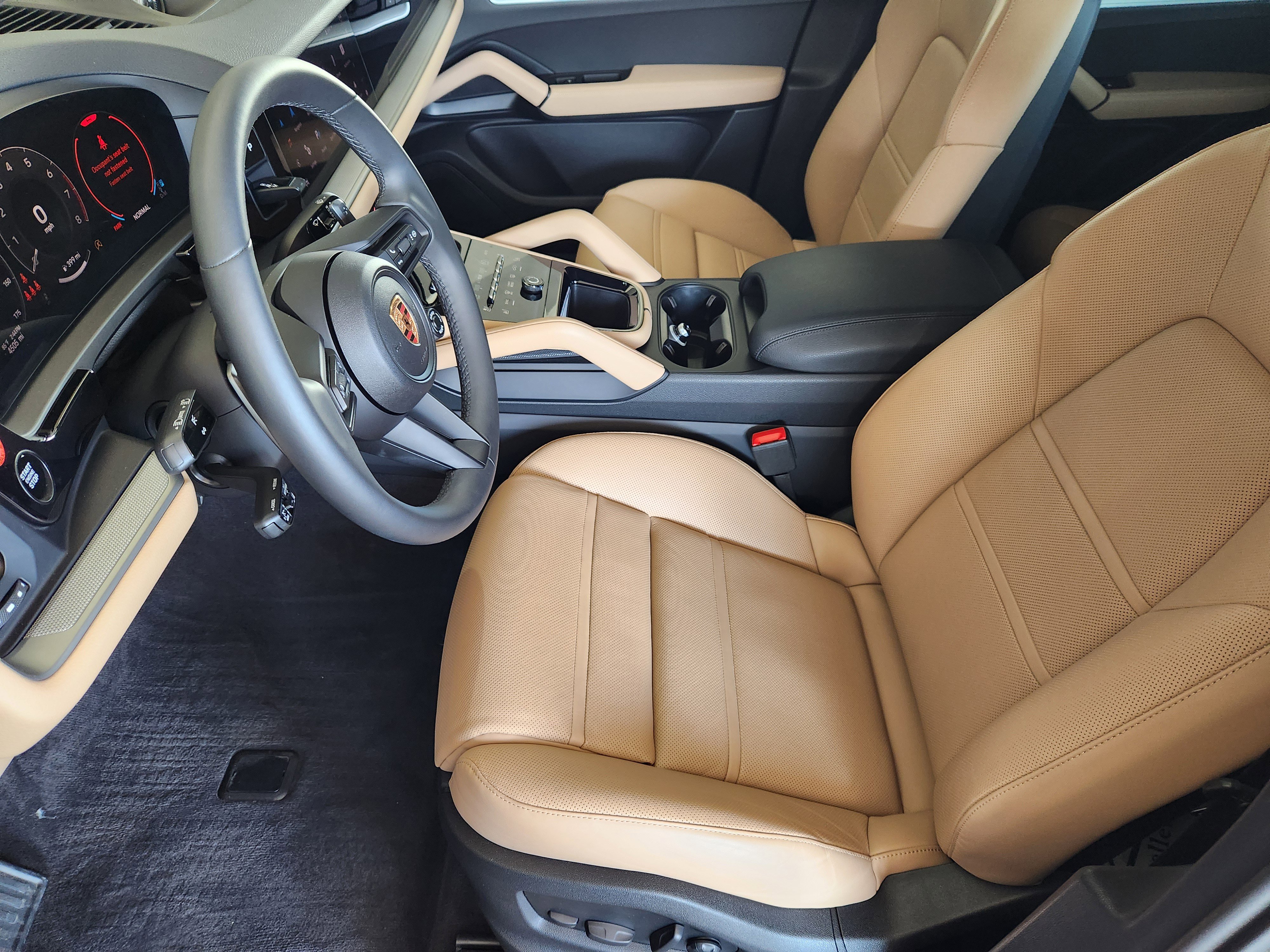 Certified 2025 Porsche Cayenne Coupe image 16