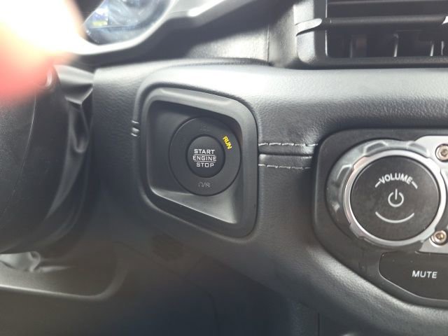 Used 2025 Jeep Wrangler Unlimited Sahara w/ Safety Group image 29