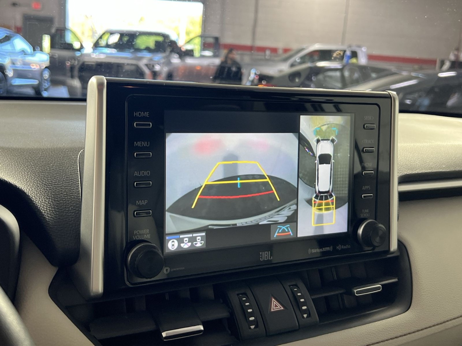 Used 2020 Toyota RAV4 Limited AWD/4WD image 19