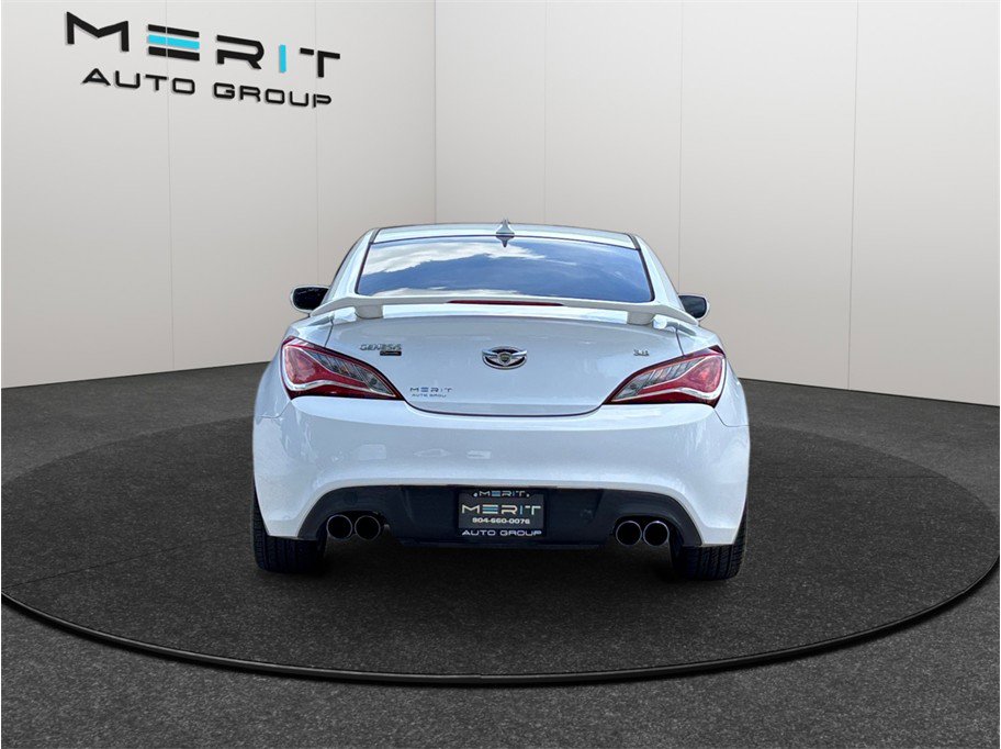 Used 2016 Hyundai Genesis 3.8 RWD image 8