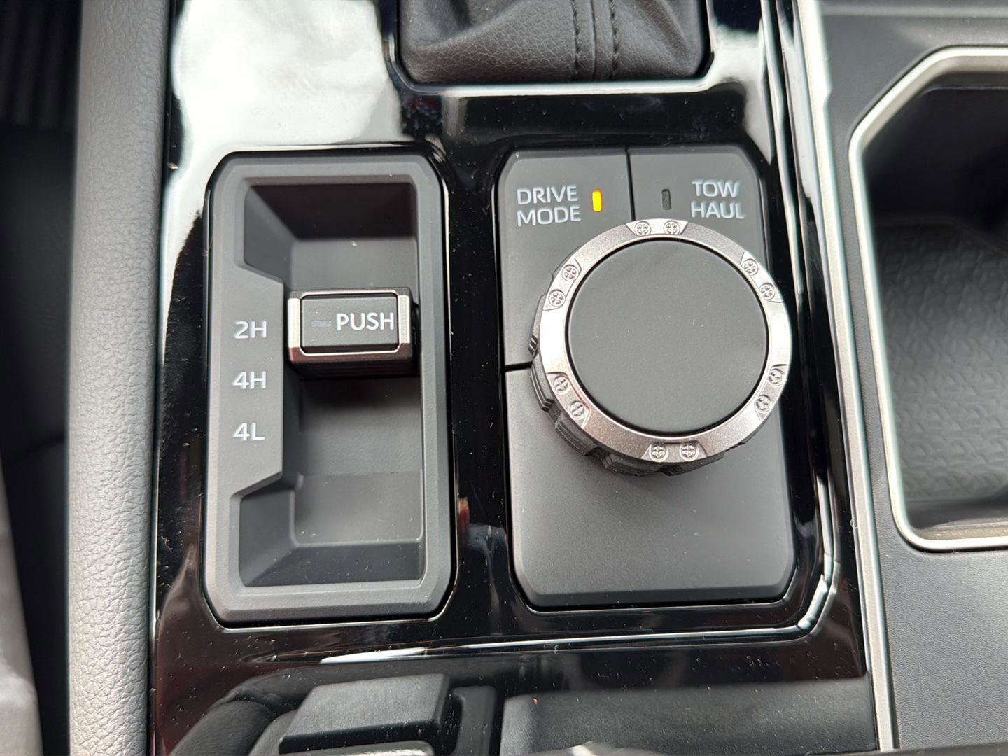 New 2026 Toyota Tundra Limited AWD/4WD image 18