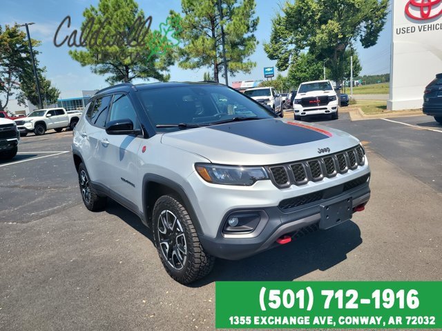 Used 2024 Jeep Compass Trailhawk image 3