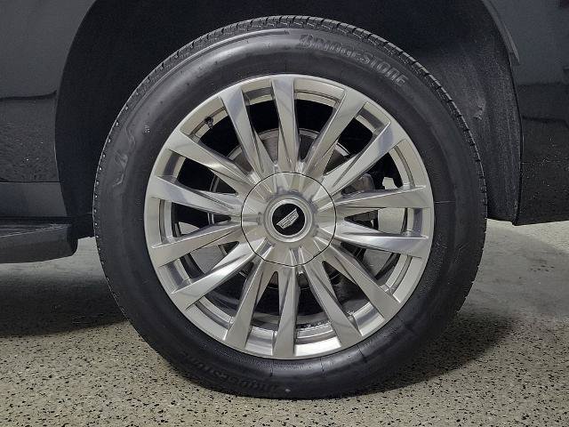 Used 2023 Cadillac Escalade ESV Premium Luxury AWD/4WD image 9