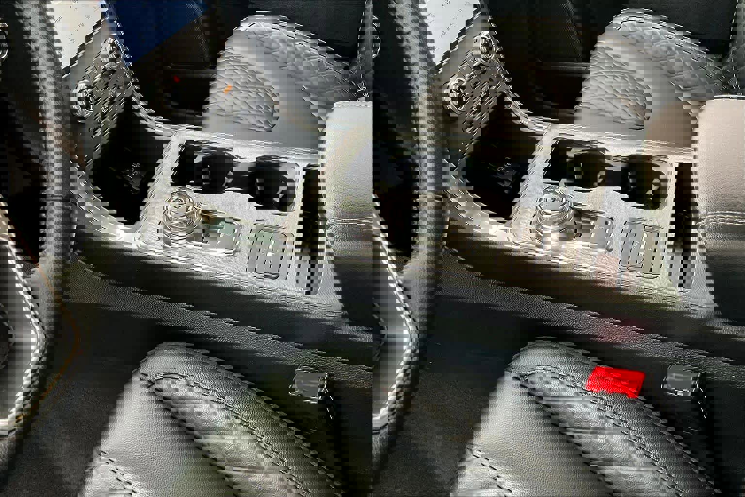 Used 2024 Ford Edge Titanium image 14