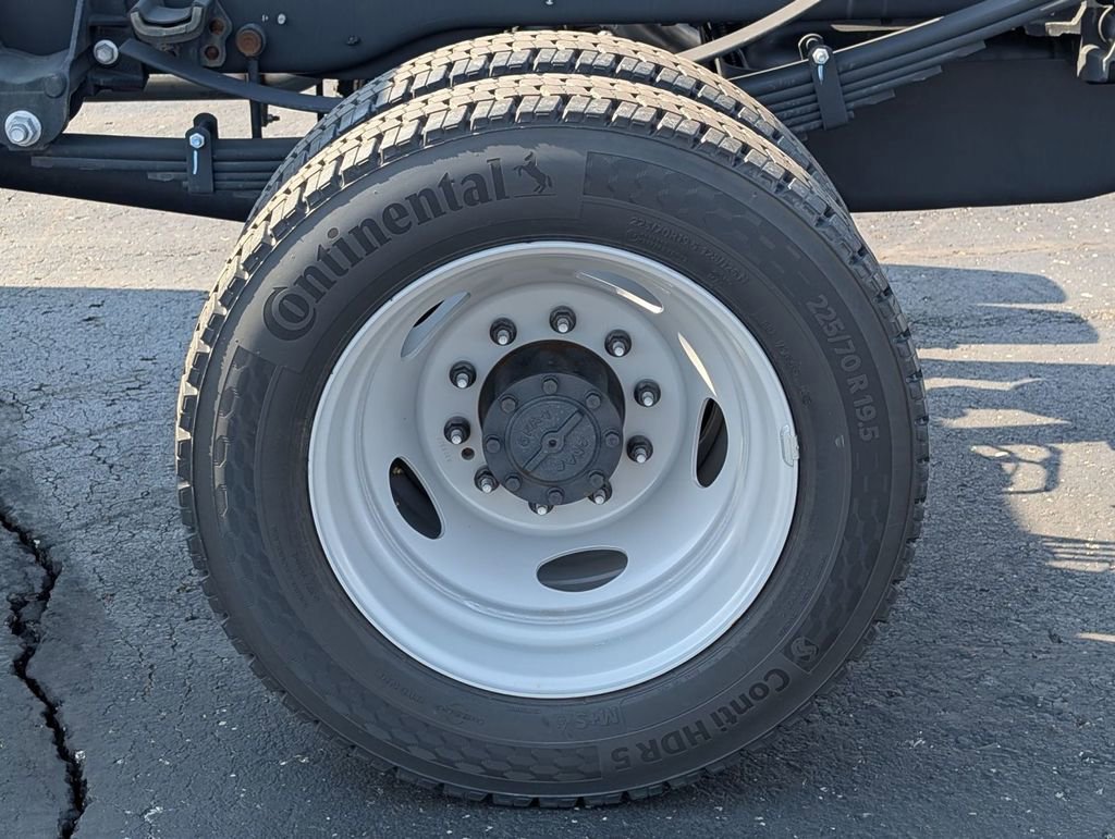 New 2025 Ford F550 4x4 Crew Cab Super Duty image 16