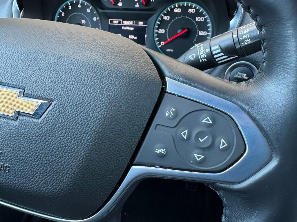 Used 2022 Chevrolet Traverse LT FWD image 24