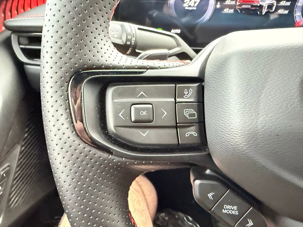 Used 2025 Dodge Charger R/T w/ Plus Group image 26