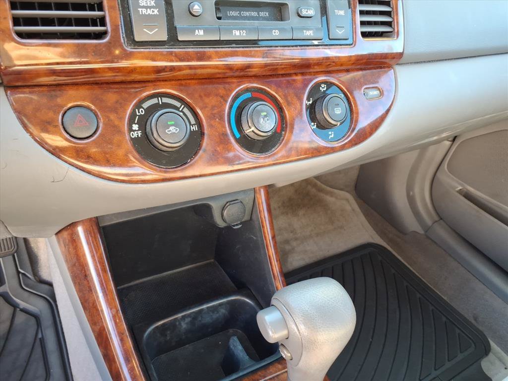 Used 2004 Toyota Camry LE FWD image 30