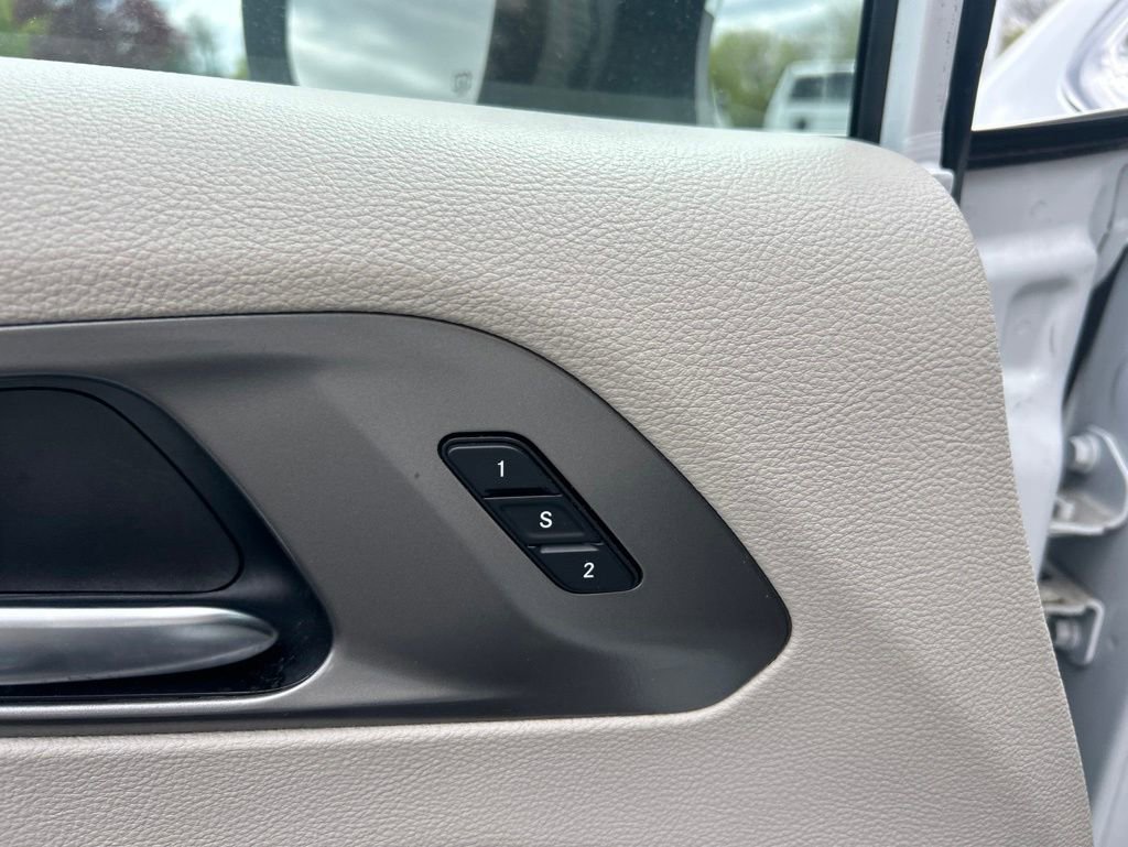 Certified 2023 Chrysler Pacifica Touring-L FWD image 11