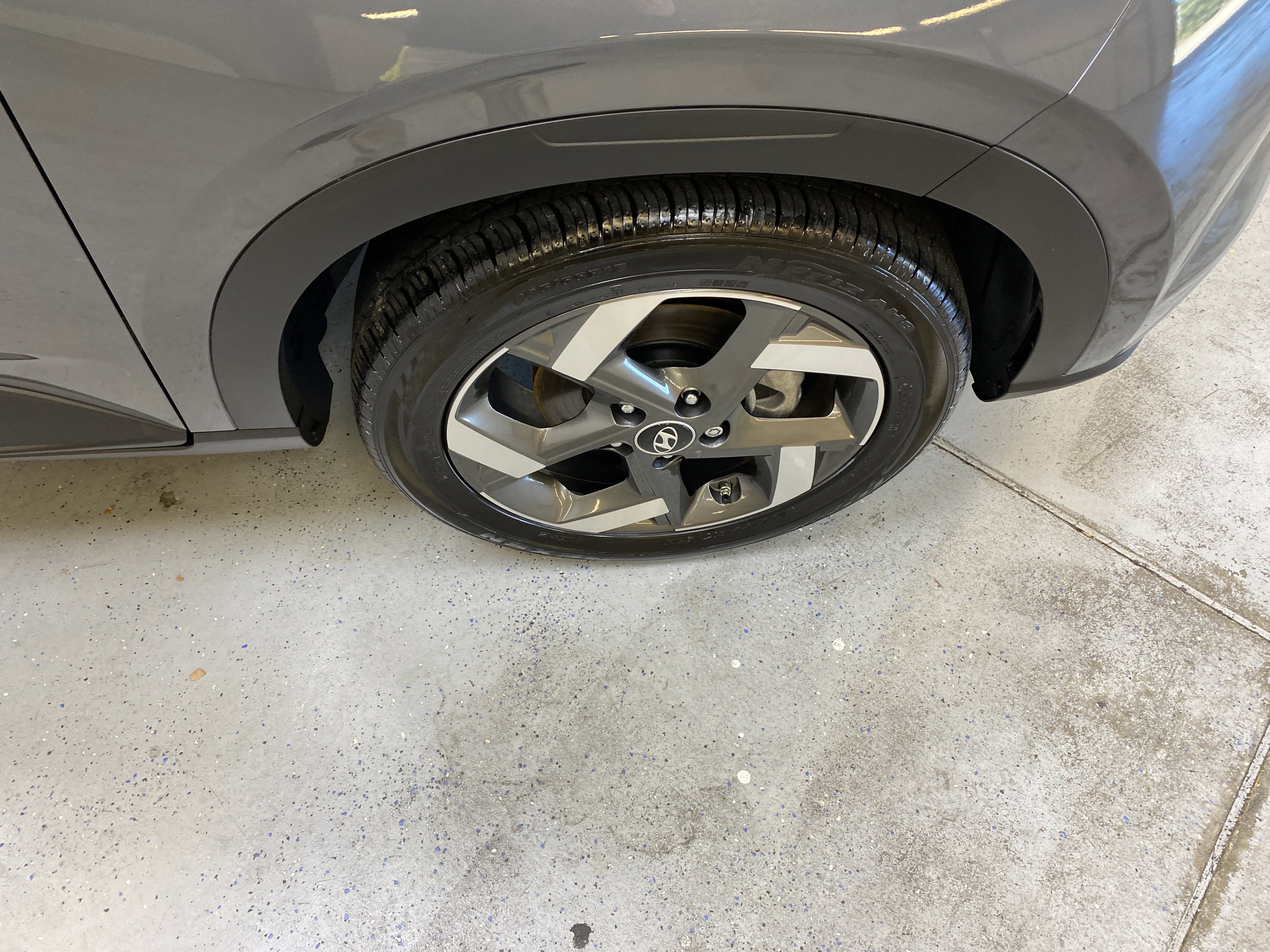 Used 2024 Hyundai Venue SEL image 14