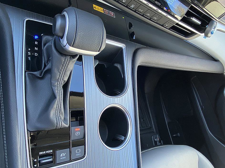 Certified 2025 Toyota Sienna XLE image 16