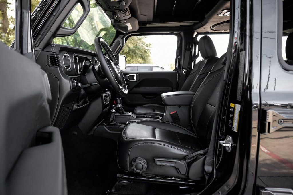 Used 2023 Jeep Wrangler Sahara w/ Cold Weather Group image 43