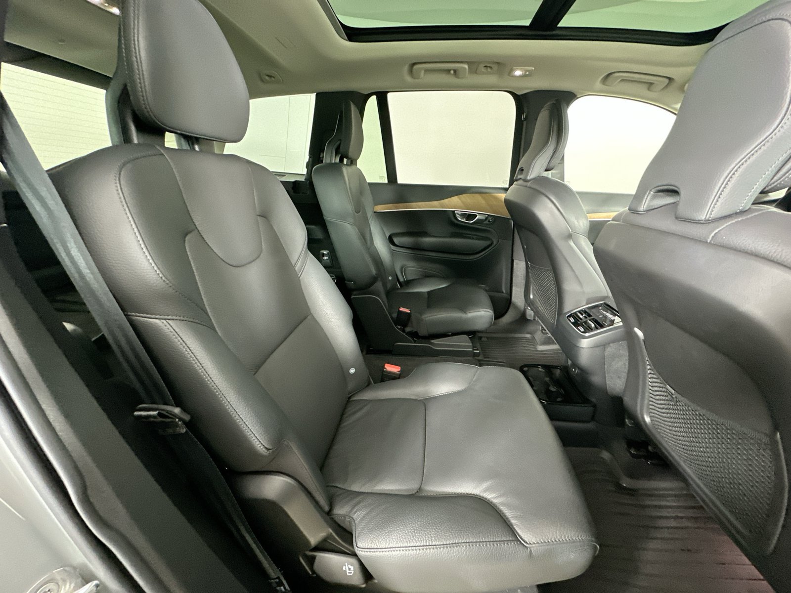 Certified 2025 Volvo XC90 B6 Plus AWD/4WD image 41