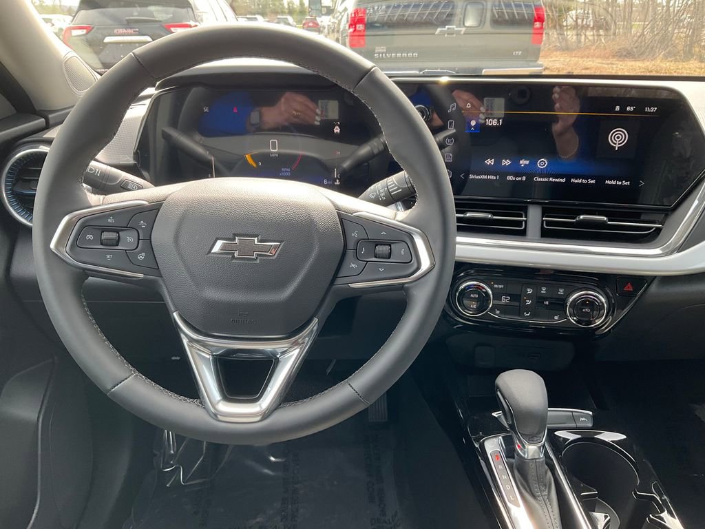 New 2026 Chevrolet Trax LT FWD image 3
