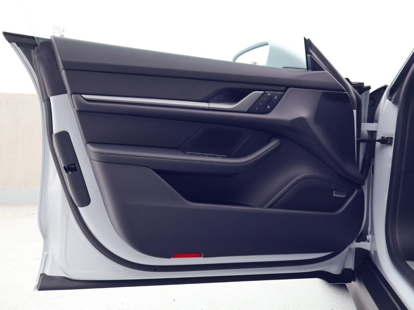 New 2026 Porsche Taycan AWD/4WD image 13