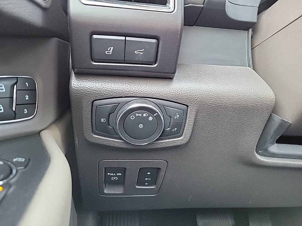 Used 2021 Ford Expedition Max Limited image 30