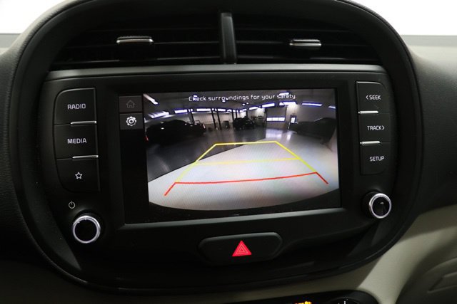 Used 2025 Kia Soul LX w/ LX Technology Package FWD image 23