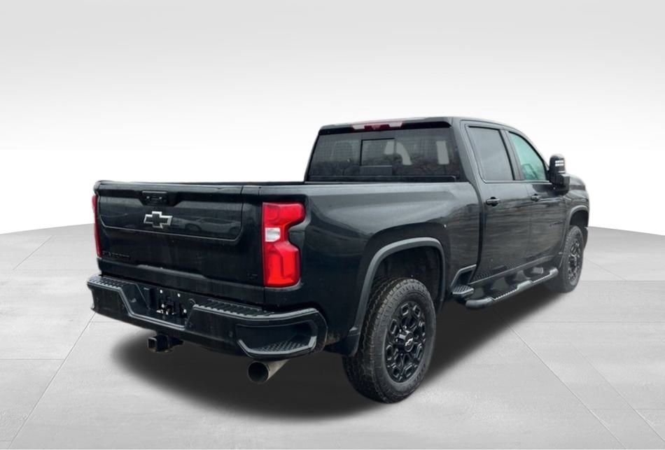 Used 2024 Chevrolet Silverado 2500 LT w/ Midnight Edition image 5
