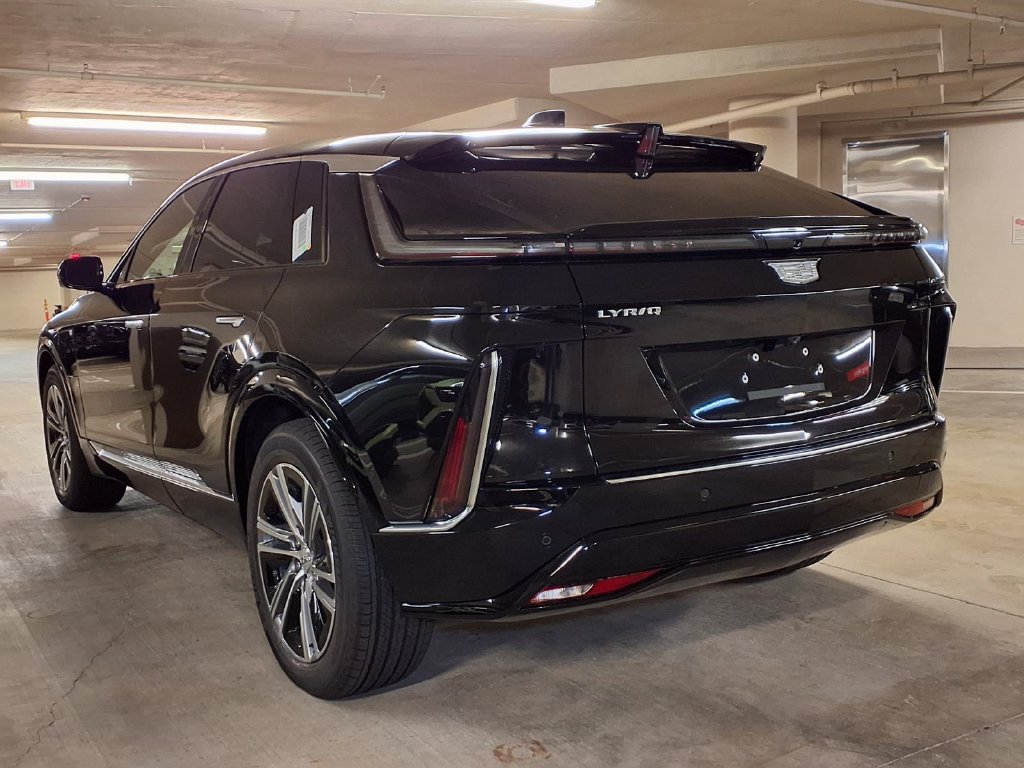 New 2027 Cadillac Lyriq Premium Luxury RWD image 10