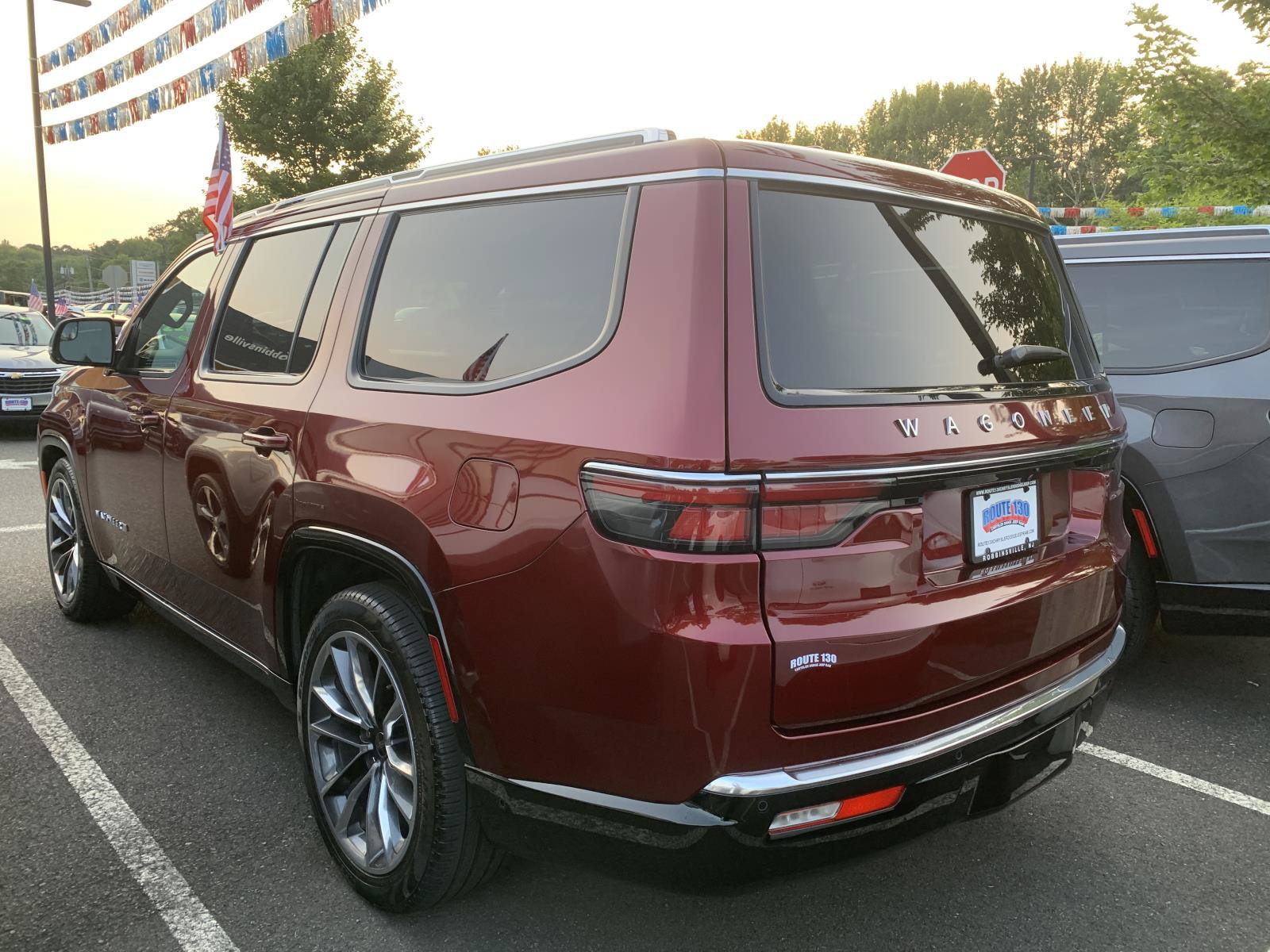 Used 2025 Jeep Wagoneer Series III w/ Premium Group I AWD/4WD image 4