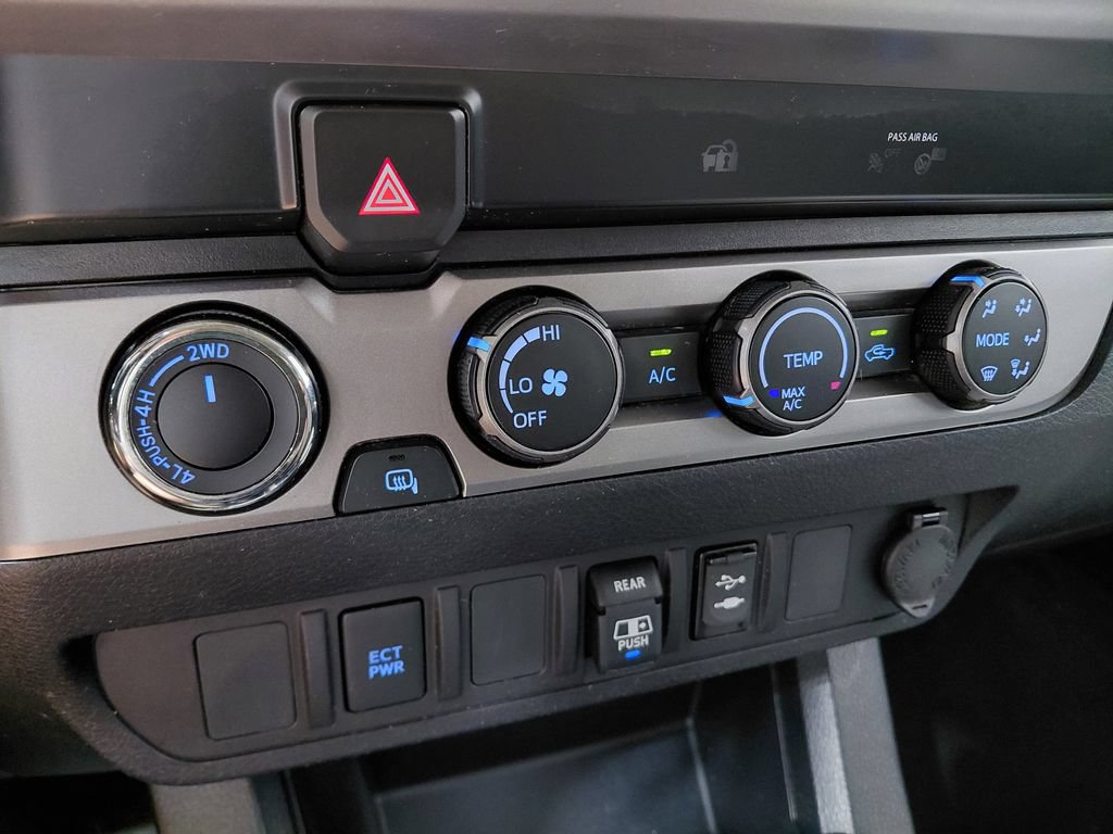 Used 2019 Toyota Tacoma SR5 AWD/4WD image 26