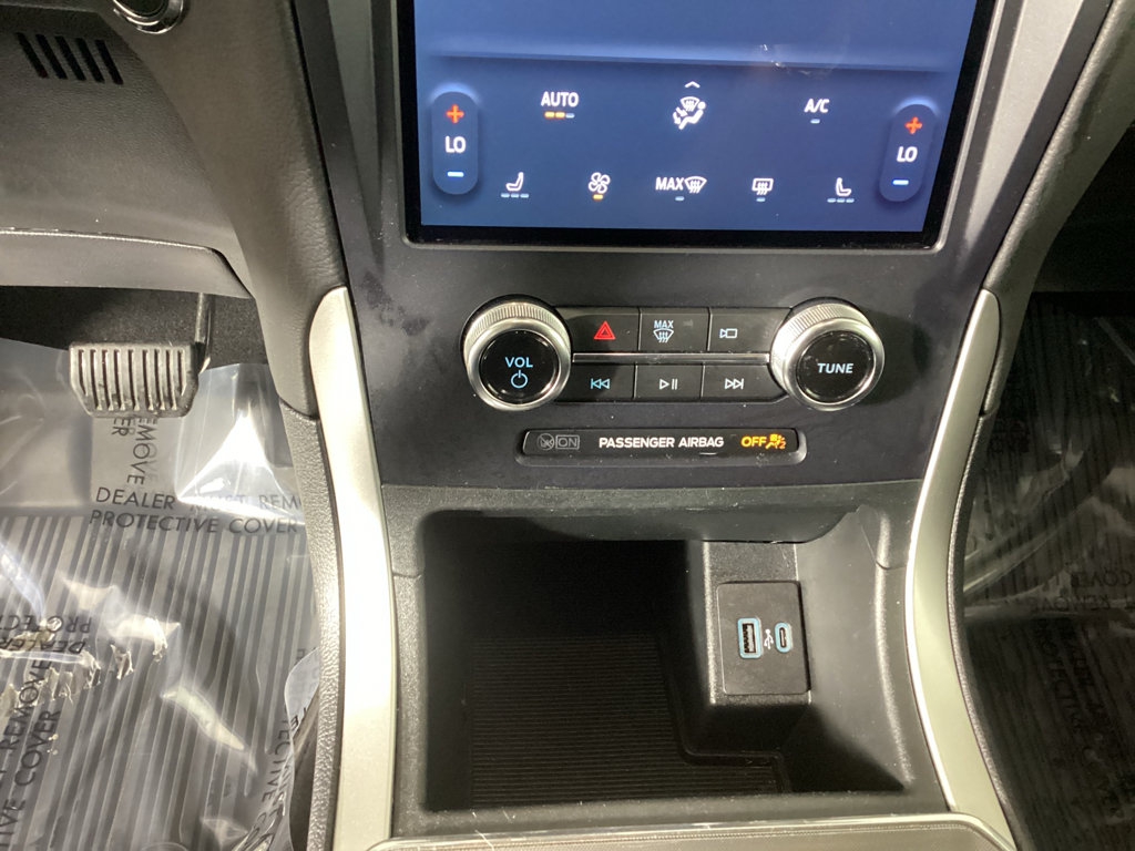 Used 2024 Ford Edge SEL w/ Sport Appearance Package AWD/4WD image 26