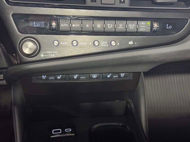 Used 2024 Lexus ES 300h w/ Technology Package FWD image 36