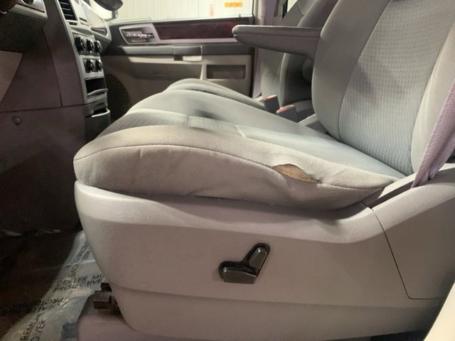 Used 2010 Chrysler Town & Country Touring w/ Heated Seat Group image 10