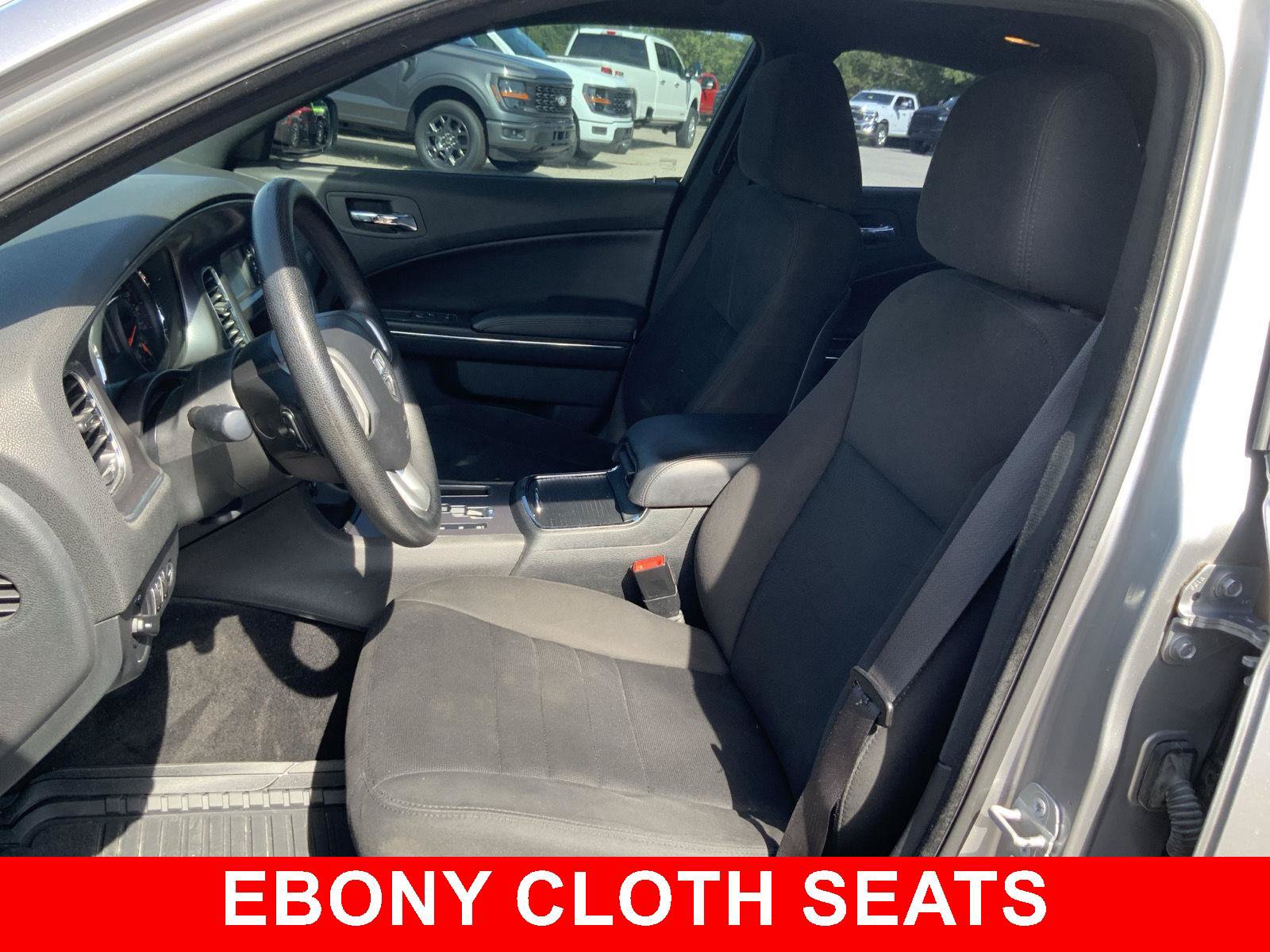 Used 2014 Dodge Charger SE RWD image 5